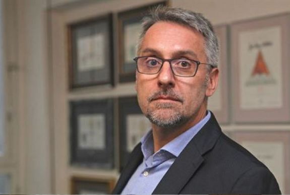 Csehország: plágiumgyanúba keveredett a védelmi miniszter, de nem mond le