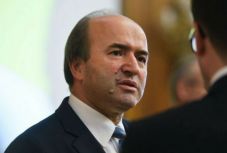 Toader: késlelteti az államelnök a korrupcióellenes főügyész leváltását
