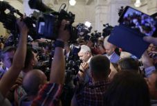 Elkezdődött a Btk-módosítás vitája: az egyik tét Dragnea felmentése