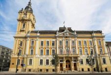 Megnyílt a kolozsvári polgármesteri hivatal főbejárata