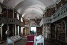 Batthyáneum: elutasította a bíróság a katolikus egyház restitúciós keresetét