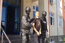 Így vitték el a börtönbe Beke Istvánt és Szőcs Zoltánt