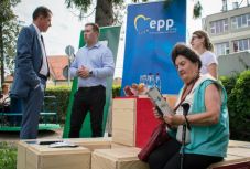 Már hat kolozsvári parkban „ülhetünk egy asztalhoz” Mátyás királlyal