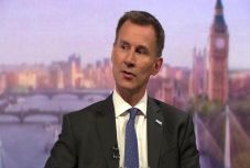 Jeremy Hunt váltja Boris Johnsont a brit külügyminiszteri tisztségben