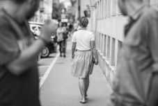 Megszavazták: a munkahelyi és az utcai zaklatás is büntethető ezentúl