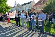 FRISSÍTVE - Tüntetés Beke Istvánékért: „Igazságot akarunk, terroristák nem vagyunk!”