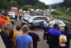 Hét személy sérült meg tömegbalesetben Predealnál