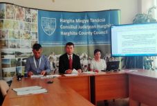 Meg akarnak tanulni románul a Hargita megyei diákok, csak nem segítik ebben őket