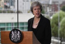 May: London soha nem fogadná el az ír-északír határ ellenőrzését