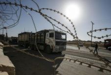 Izrael újraindítja a Gázai övezetbe irányuló üzemanyag-szállítást