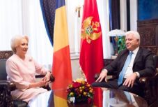 Egyre kínosabb: ismét bakizott egy nagyot Viorica Dăncilă