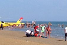 Tehetetlenül nézte a román lány, ahogy a barátja vízbe fullad