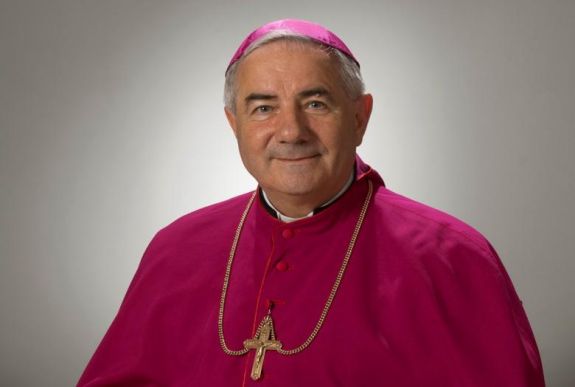 Hétfőn iktatják be hivatalába az új temesvári megyéspüspököt