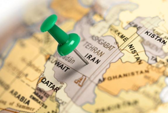 Washington keddtől ismét életbe lépteti az Irán elleni szankciókat