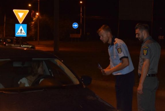 Meglepték a rendőrök a sofőröket a borsi határátkelőnél