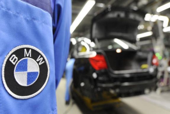 A BMW visszahív több mint 200 ezer autót Európában