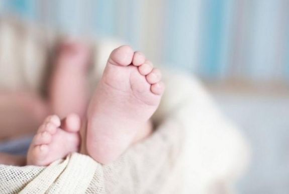 Változó családmodell: minden harmadik gyermek házasságon kívül születik Romániában