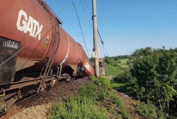 FRISSÍTVE - Ittas mozdonyvezető okozta a balesetet Craiova közelében
