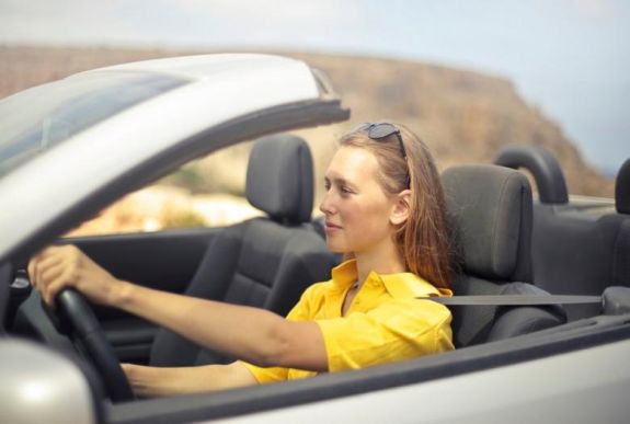 Erre kell figyelni, ha hőségben vezet