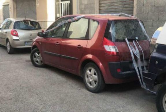 Nyolc órára az autóban felejtette az unokáját egy férfi 