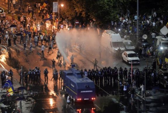 Mi a bukaresti tüntetések tétje? Székely István politológust kérdeztük