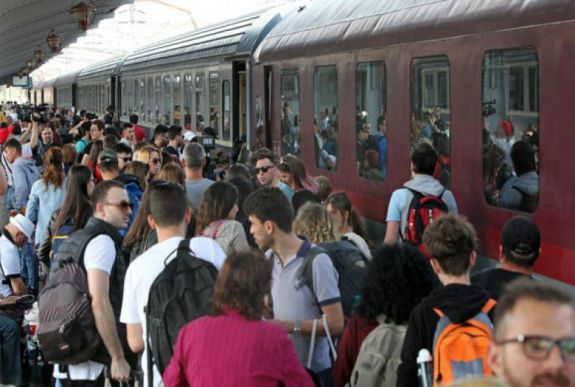 Egy tűt nem lehet leejteni a Mangaliáról Craiovára tartó vonaton