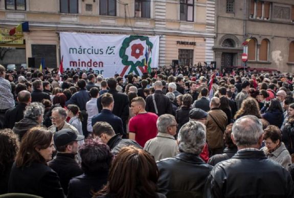 „Az erdélyi magyar kisebbségi társadalom egyre inkább teljes értékűvé válik” – interjú Barna Gergő szociológussal