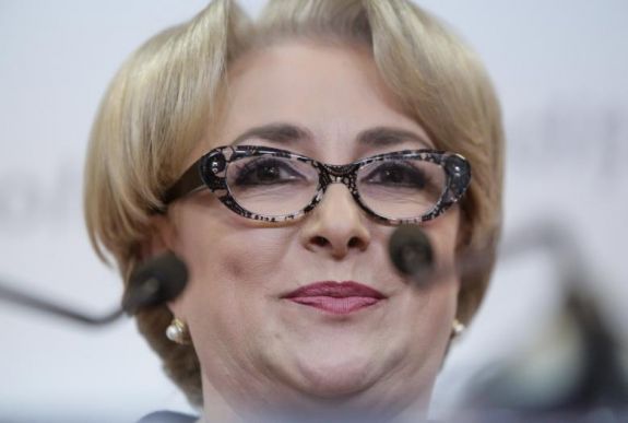 Eldurvult a helyzet Johannis és a kormány között a költségvetés-kiigazítás miatt