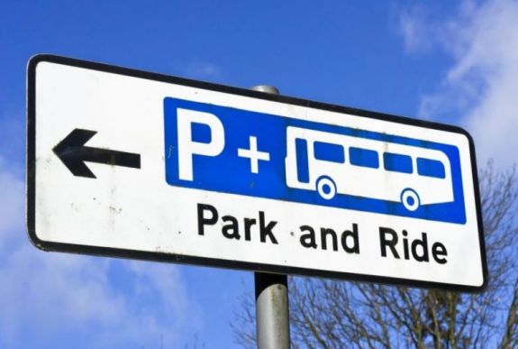 „Park and ride” parkolókat létesítenének Kolozsváron