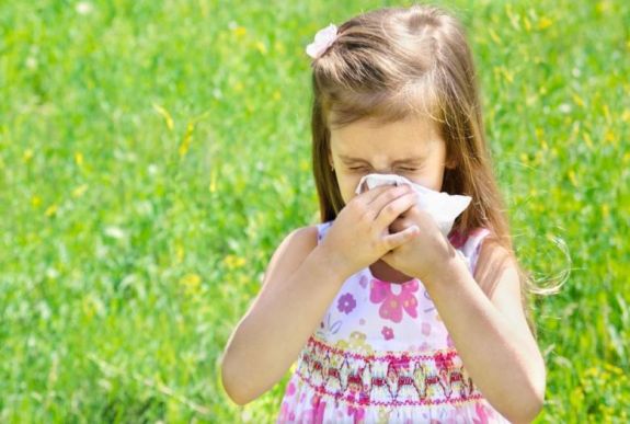 Ezt a betegséget jelzi, ha bizsereg az ajka gyümölcsevés után