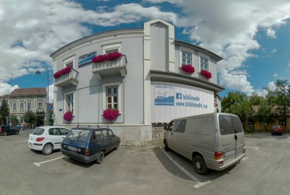 Éjszakába nyúlóan ünnepli az olvasást és a tudományt Székelyudvarhely