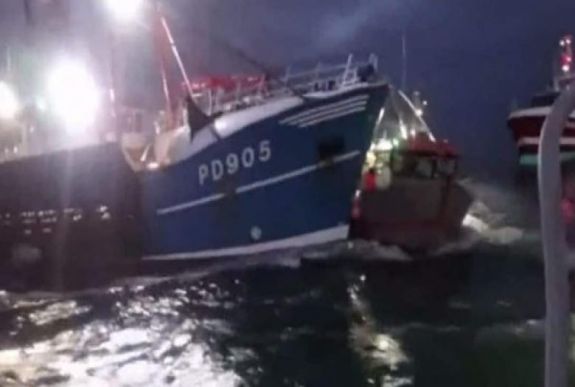 Francia és brit halászhajók csaptak össze kagylók miatt a La Manche-csatornában