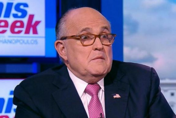 Giuliani pénzt kapott azért, hogy aggódjon a DNA túlkapásai miatt