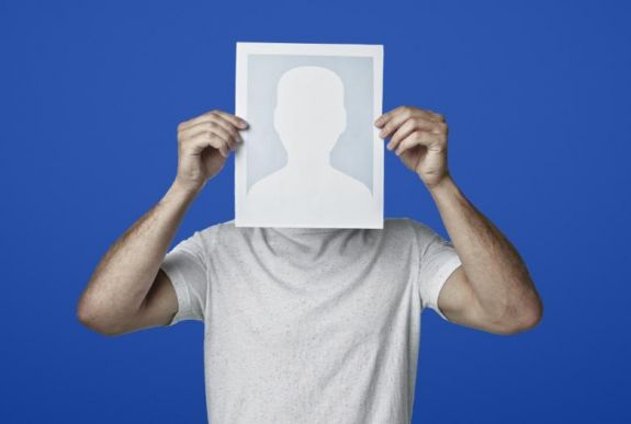 Gyanús profilokat törölt a Facebook