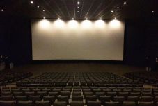 Több száz romániai művész tiltakozik egy sürgősségi kormányrendelet ellen