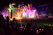 Untold: több mint 300-an szorultak orvosi ellátásra pénteken