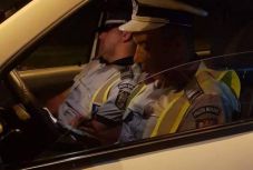 Vizsgálat indult a szolgálati időben szunyókáló rendőr ellen