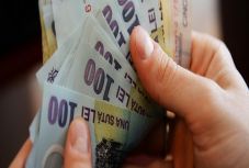 Kustán Magyari Attila: Le a minimálbérrel!