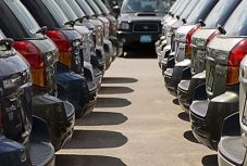 Hatalmas bírságot kaphatnak az autógyárak az EU-tól