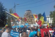 Külföldön élő román állampolgárok tüntettek Kolozsváron a kormány ellen