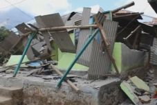 Újabb erős földrengés volt Indonéziában