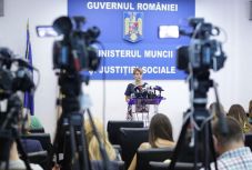 Ennyivel terheli meg a költségvetést a nyugdíjak megduplázása a miniszter szerint