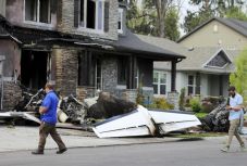 Saját házának vezetett egy repülőt egy férfi, hogy így ölje meg családját