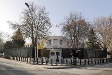 Rálőttek az ankarai amerikai nagykövetségre