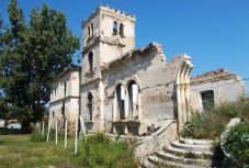 Hiába műemlék, lebontatnák az ördögkúti Bay-kastélyt