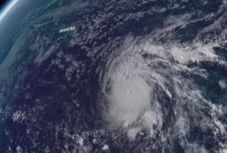  Trópusi vihar csaphat le Hawaii-szigetekre