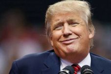 Donald Trump elmondta, mitől omlana össze az amerikai gazdaság