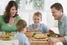 Nem is gondolná, milyen fontos a közös vacsora a gyerekkel