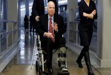 Elhunyt John McCain republikánus szenátor