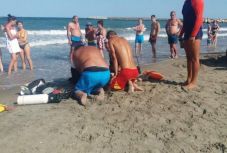 Kimentették a Fekete-tengerből, de a kórházban meghalt a kislány